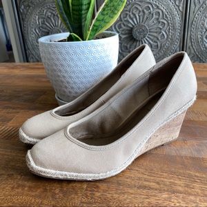 Lifestride Nude Canvas Wedge